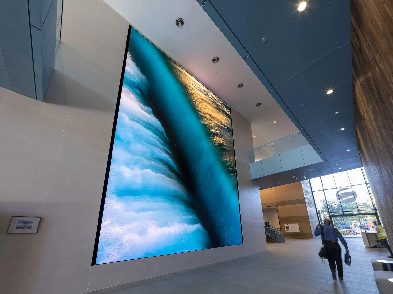 Why COB Indoor LED Displays Are Gaining Ground in Boardrooms and Command Centers Why COB Indoor LED Displays Are Gaining Ground in Boardrooms and Command Centers